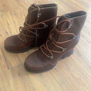 Sorel Brown Lace Up Wedge Women's Boots Size 7 new